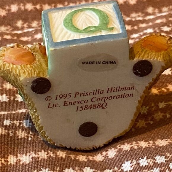 Vintage 1995 Priscilla Hillman Q Alphabet Bear Cherished Teddies - Picture 3 of 4